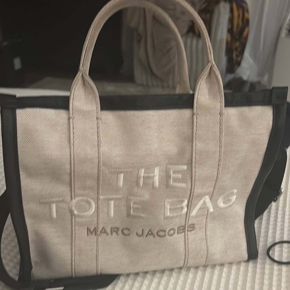 Marc Jacobs The Tote Bag in Beige with Black Trim